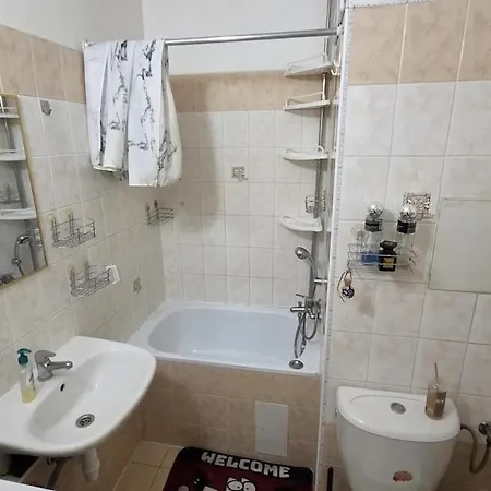Apartment, 1-2 Guests, Wi-fi, Free Parking *